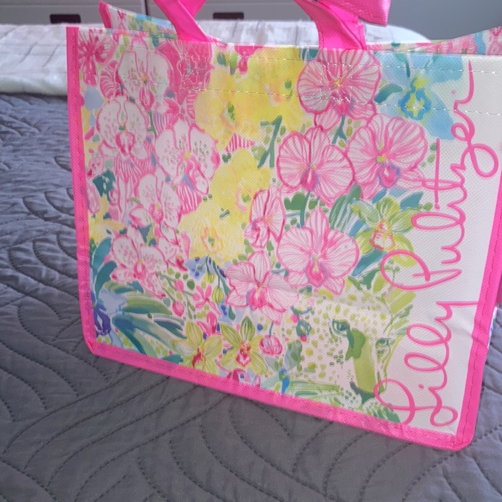 NWOTLilly Pulitzer bag.. - Picture 10 of 10